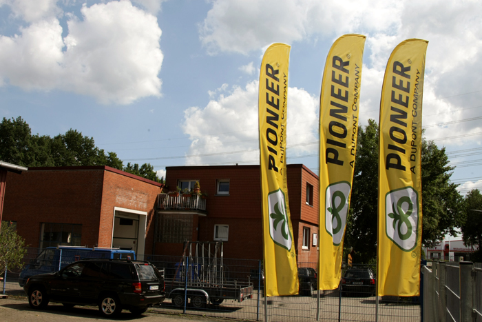 fahnen-flaggen Fahnen und Flaggen machen aufmerksam auf deinen verkaufsstand