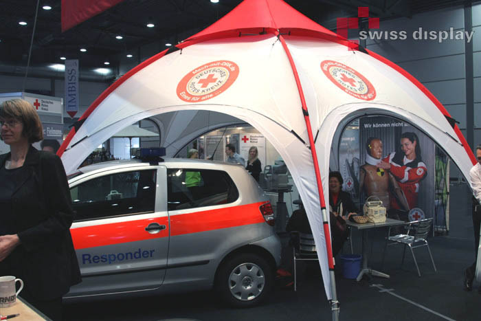 Messe-Kuppel-Pavillon DRK mit Wechselbanner