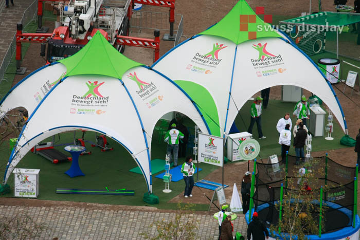 Kuppel-Pavillon DOME bei Deutschland bewegt sich Tour, Swiss Display Hamburg