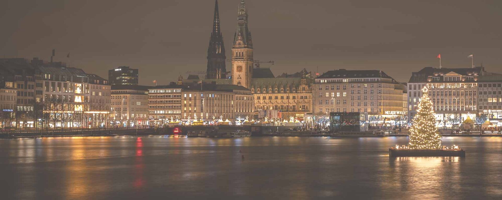 Hamburg Binnenalster mit Alstertanne